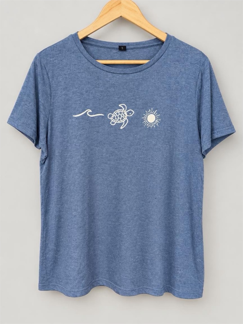 Blue Women's Graphic Tee with Sea Turtle Motif 1X